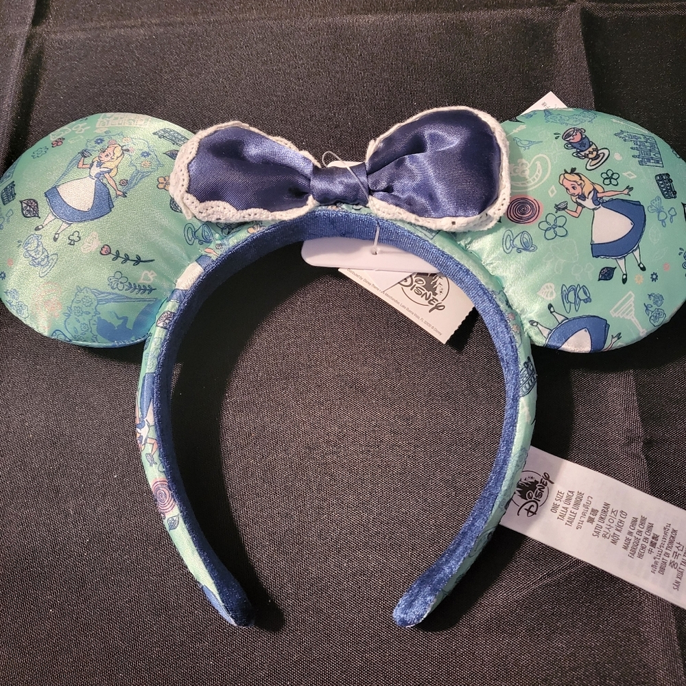 Disney Parks Princess Alice in Wonderland Minnie Mouse Ears Epcot United Kingdom